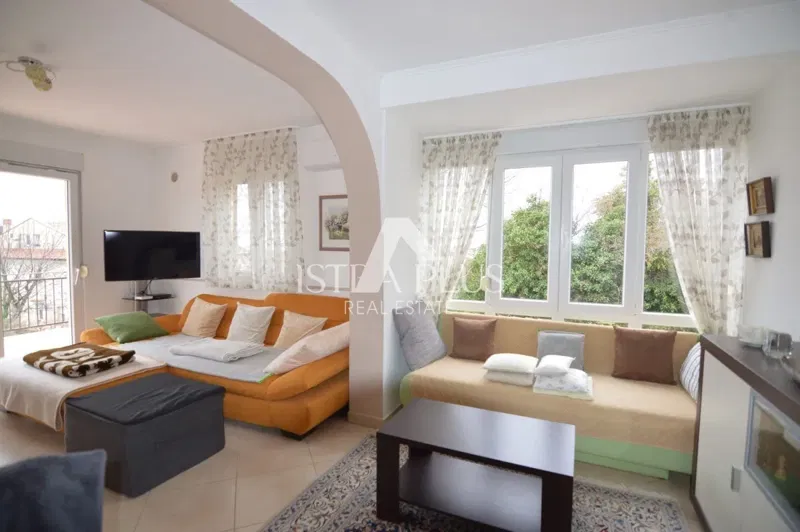 Istria, Poreč Opportunity! Family house divided into 2 apartments in Poreč 1500m from the sea!! – 2