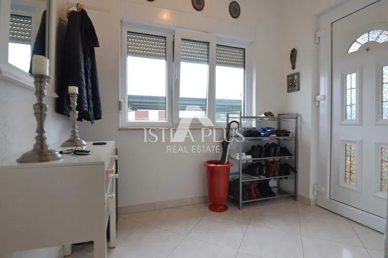 Istria, Poreč Opportunity! Family house divided into 2 apartments in Poreč 1500m from the sea!! – 3