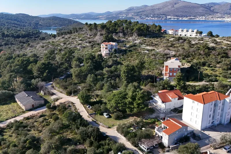 Building land in a peaceful location – 2