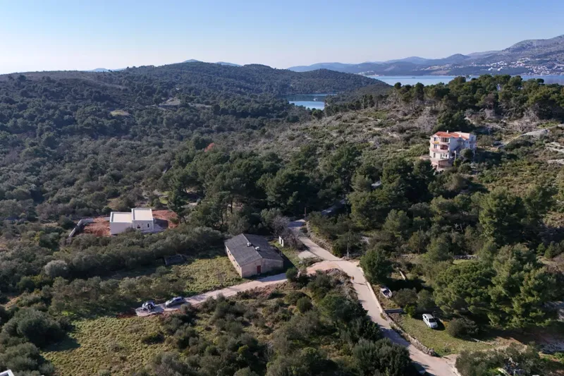 Building land in a peaceful location – 3