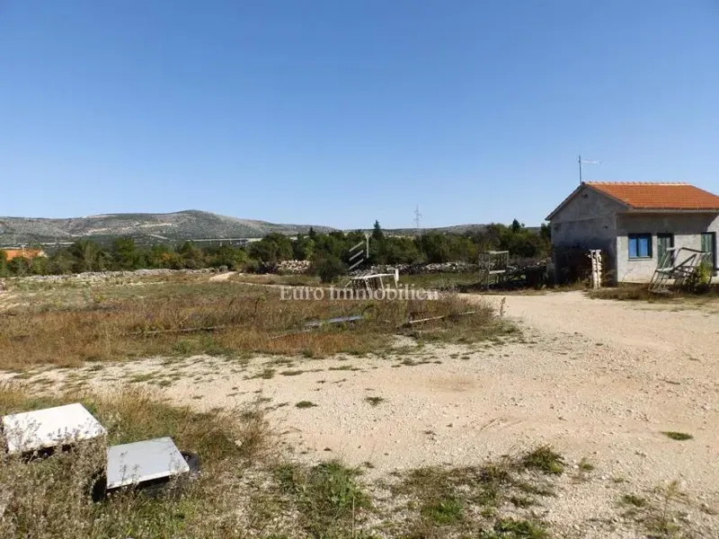 Dubrava near Šibenik - building land with a hall – 2