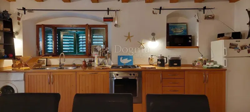 Bellissima casa in pietra con vista sulla baia di Sebenico – 3