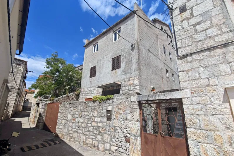 House near the sea for renovation – 2
