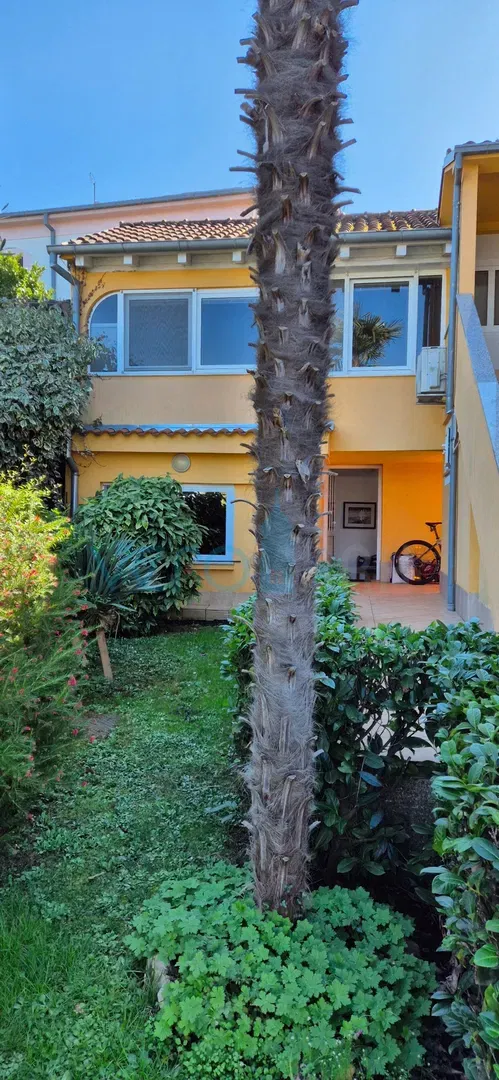 Malinska, isola di Krk, casa doppia con vista, giardino, vicinanza al mare, vendita – 2