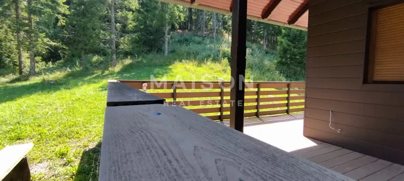 Baita autosufficiente in Gorski Kotar su un terreno di 20.000 m2 – 2