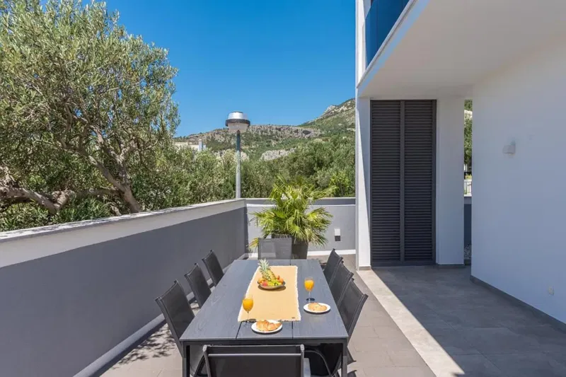 Beautiful villa with a panoramic sea view – 3