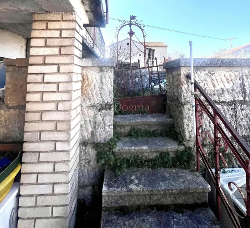 Dom Rovinjsko Selo, Rovinj, 84m2 – 2