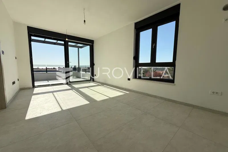 Istria, Banjole - three-bedroom sunny apartment in a new building with sea view, 63.09 m² - top – 2
