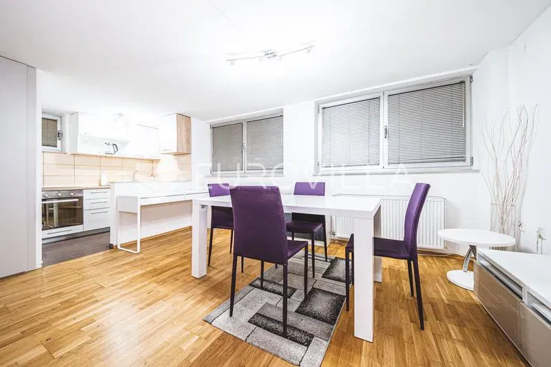 Zagreb, Draškovićeva, two-story, three-room apartment, 85 m² – 2