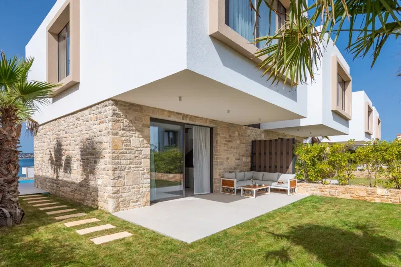 Modern villa first row to the sea – 3