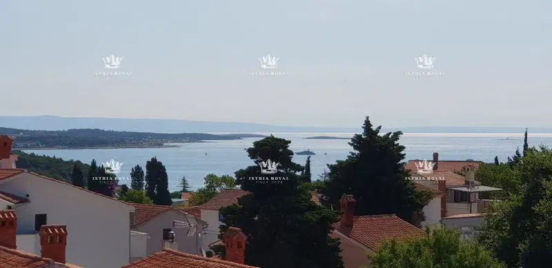 Истра, Премантура, продажа апартманске куће с погледом на море. – 2