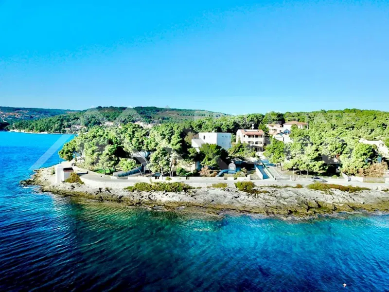 Immobili Brač - Casa spaziosa in posizione tranquilla, in seconda fila dal mare, in vendita – 3