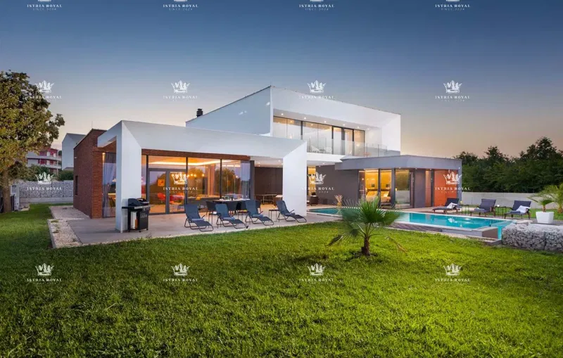 Outstanding smart villa in Ližnjan – 290 m² of luxury with sea view and adapted for disabled access – 2