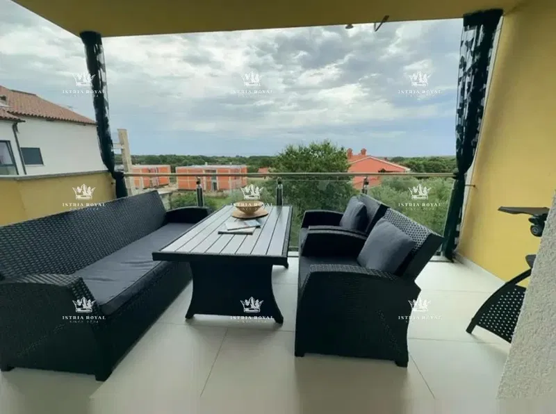 Istria, Ližnjan, two-storey apartment, large terrace, sea view. – 3