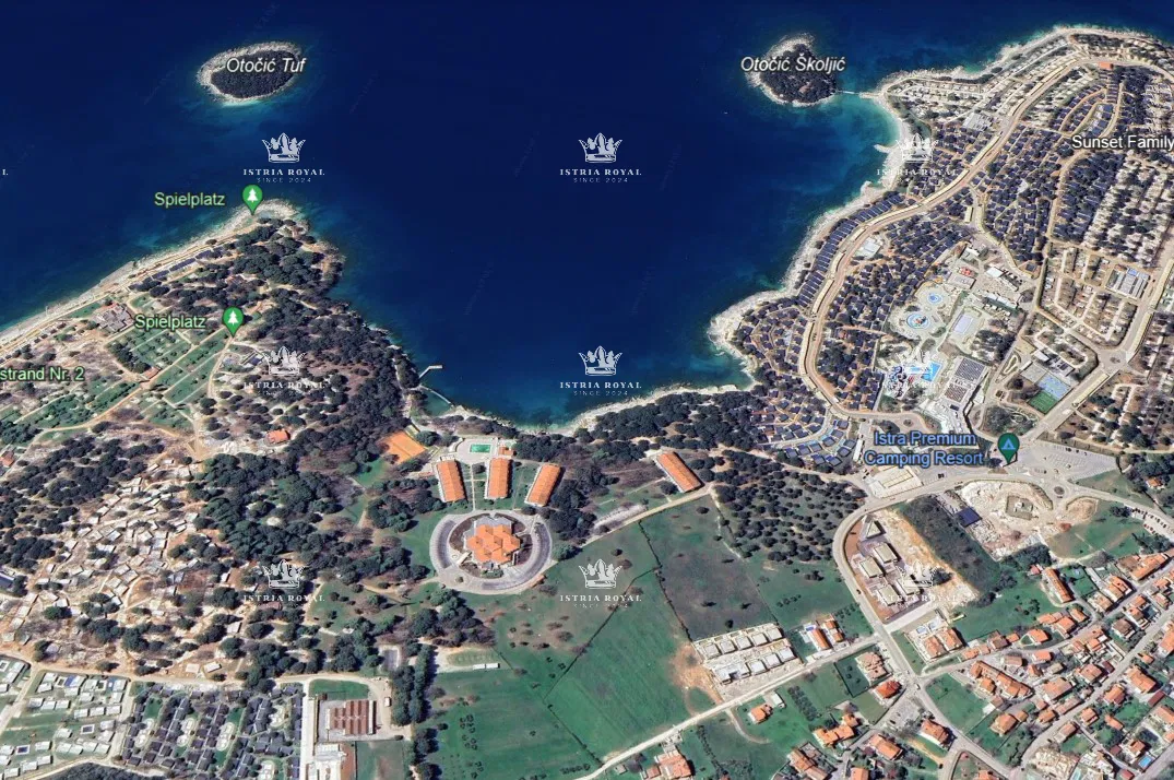 Terreno edificabile a destinazione turistica, (T2), per la costruzione di strutture turistico-ricettive, a 200 metri dal mare.