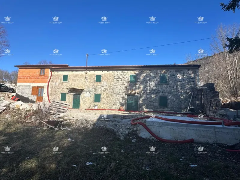 Cheap stone house for renovation in Istria – Large square footage, excellent location, tourist potential! – 3