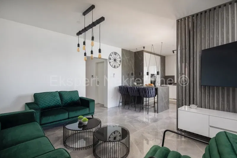 Marina, appartamento bilocale appena ristrutturato 67 m2 con parcheggio, prima fila al mare – 2