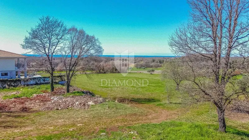 Novigrad, sourrounding building land with sea view! – 2