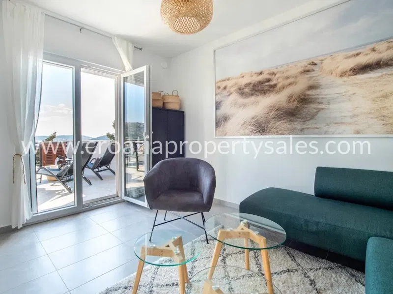 Rogoznica, apartment for sale, 380.000 € – 3