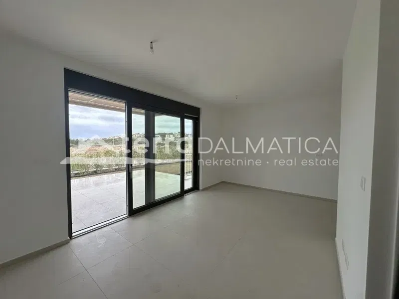 Two-story apartment with a terrace, summer kitchen, and sea view – 3