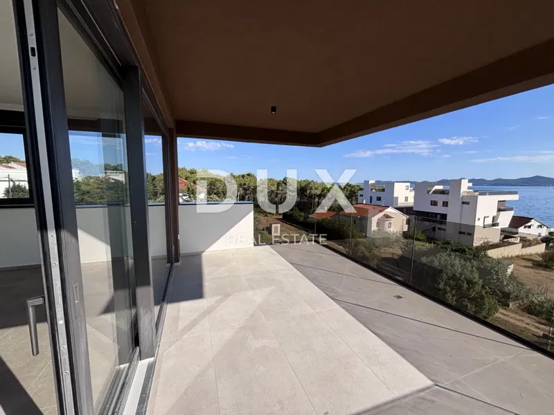ZADAR, KOŽINO – Einzigartiges Penthouse 100 Meter vom Strand entfernt mit spektakulärem Meerblick und einem beheizten Pool auf der Dachterrasse! S4 – 3