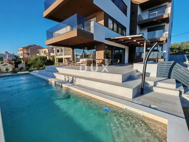 ZADAR, KOŽINO - Luxus apartman 100 méterre a strandtól, fűtött medencével és kilátással a tengerre! 4 hálószoba! S1 – 2