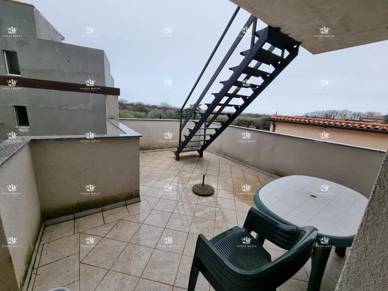 Istra, Umag, vendita di una doppia casa con vista mare, investimento, appartamenti. – 2