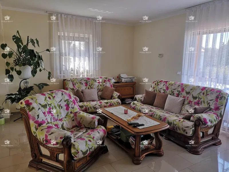 Istra, Umag, Kaldanija, vendita di una casa con piscina, spazio commerciale e ristorante. – 3