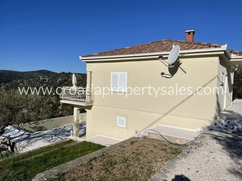 Trogir/Ciovo, house for sale, 585.000 € – 2