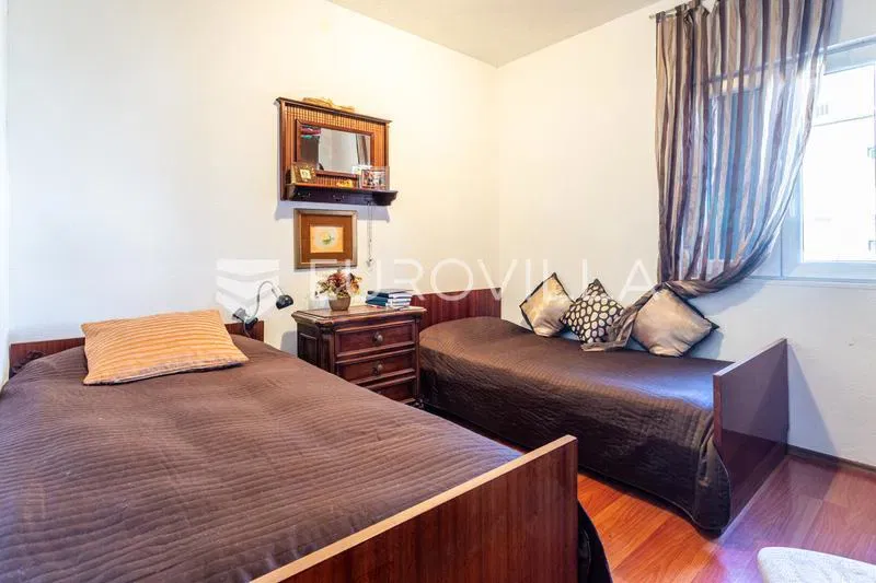 Šibenik, Brodarica, house with a spacious yard, Net Usable Area 247,2 m² – 3