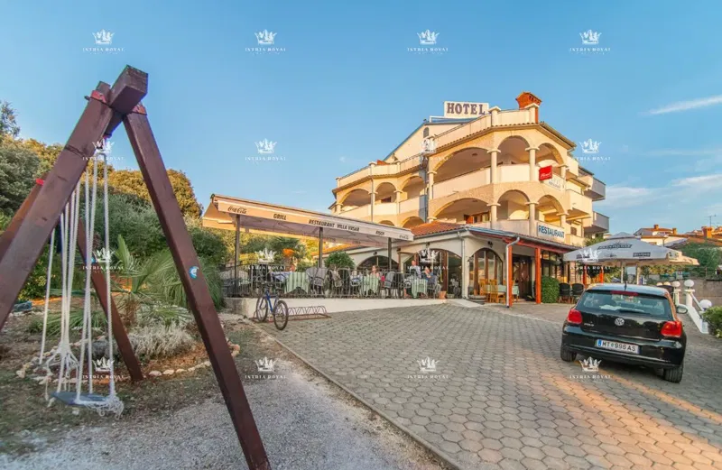 Istria, Vrsar, sale of a hotel with a restaurant, 400m from the sea, 16 rooms, apartment, spa, parking, investment. – 2