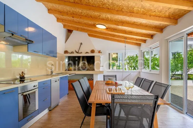 Charming villa in a prime location, Brac – 2