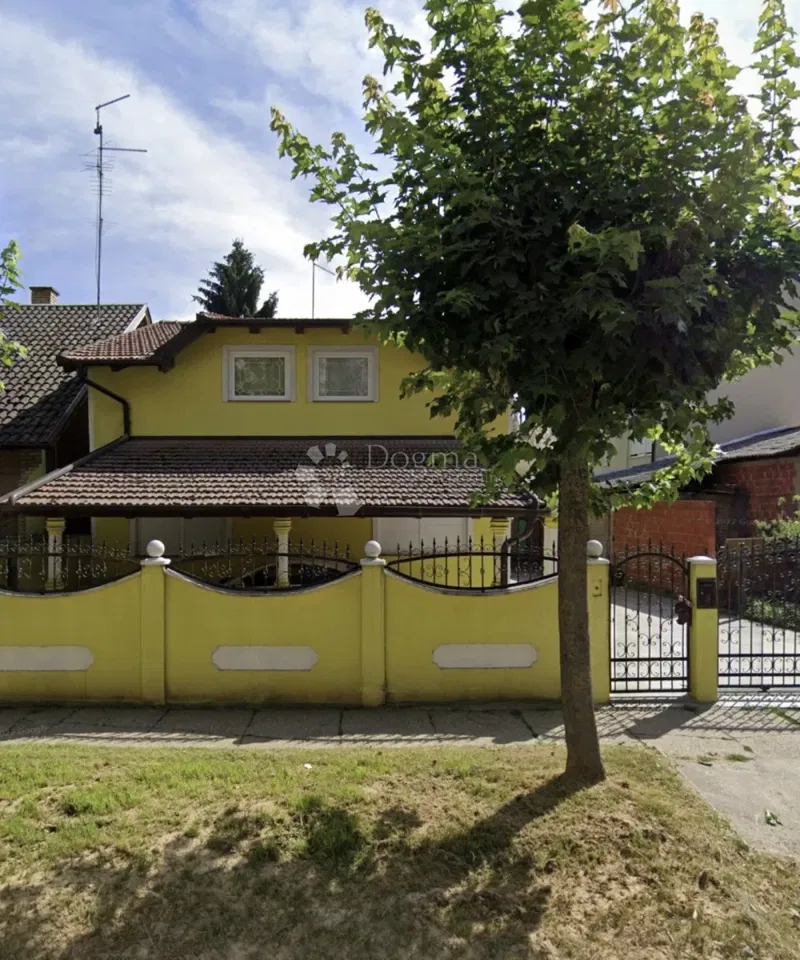 Дом Centar, Bjelovar, 370m2