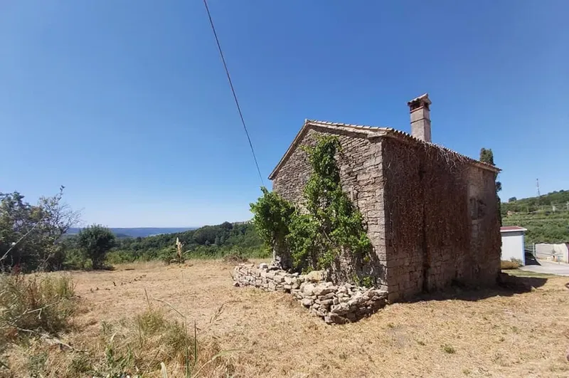 Buje - Stone house for renovation in an idyllic setting! – 3