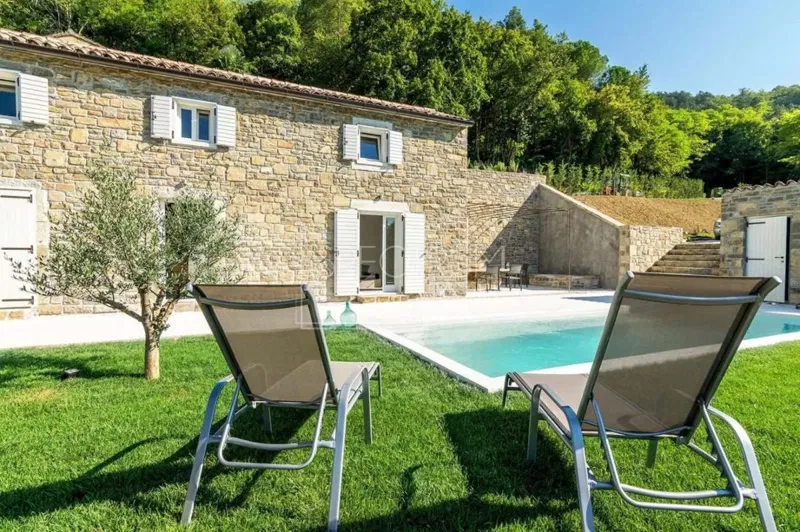 Zona di Portole, casa in pietra con piscina e vista – 3