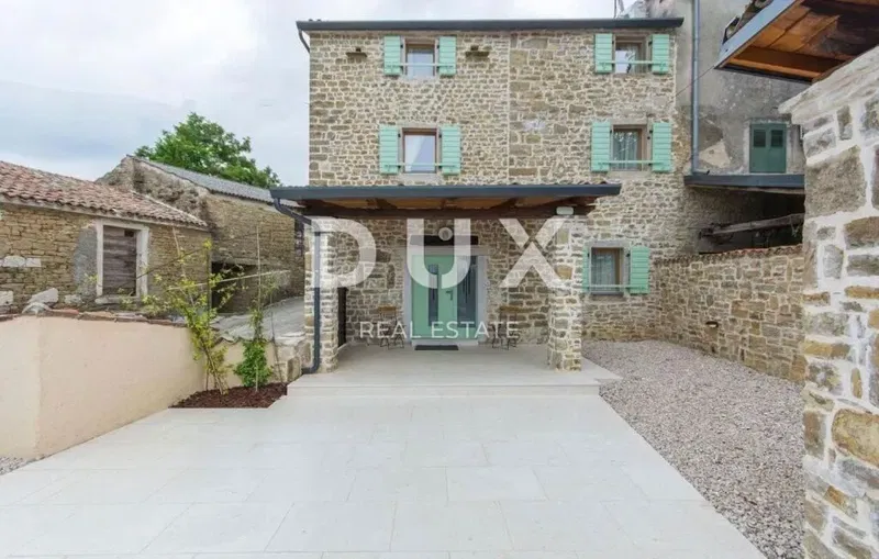 ISTRIA, MOTOVUN - Indigenous stone house with swimming pool – 3