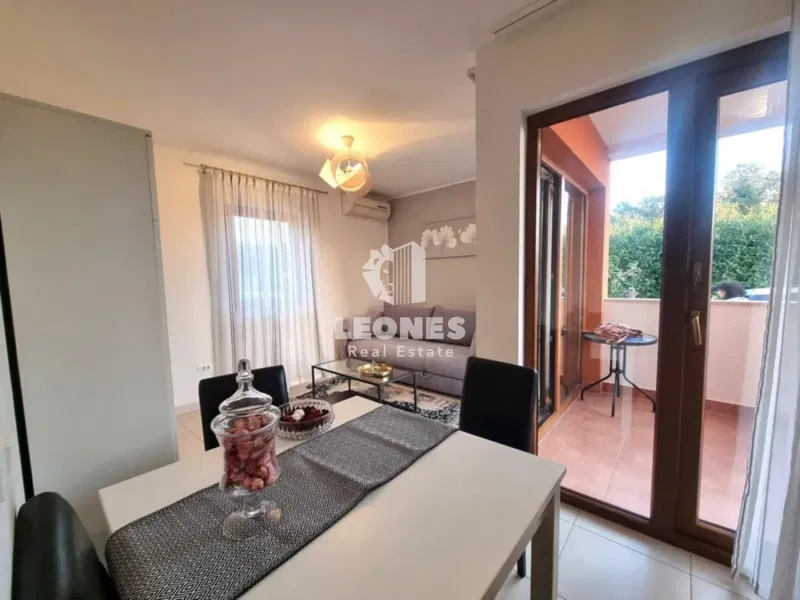 Apartment on the ground floor of a building in a prime location in Novigrad – 2