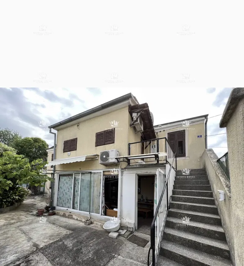 Istria, Pula, centro, vendita di una casa di 150m2 con garage, vicinanza all'ospedale. – 3