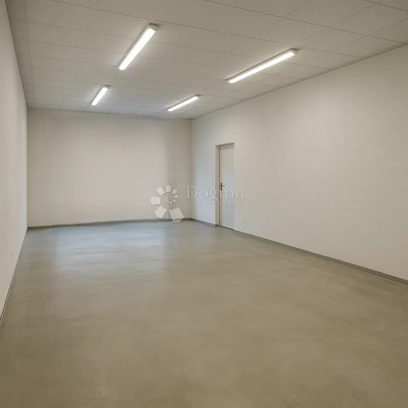 Kereskedelmi Vinež, Labin, 45m2