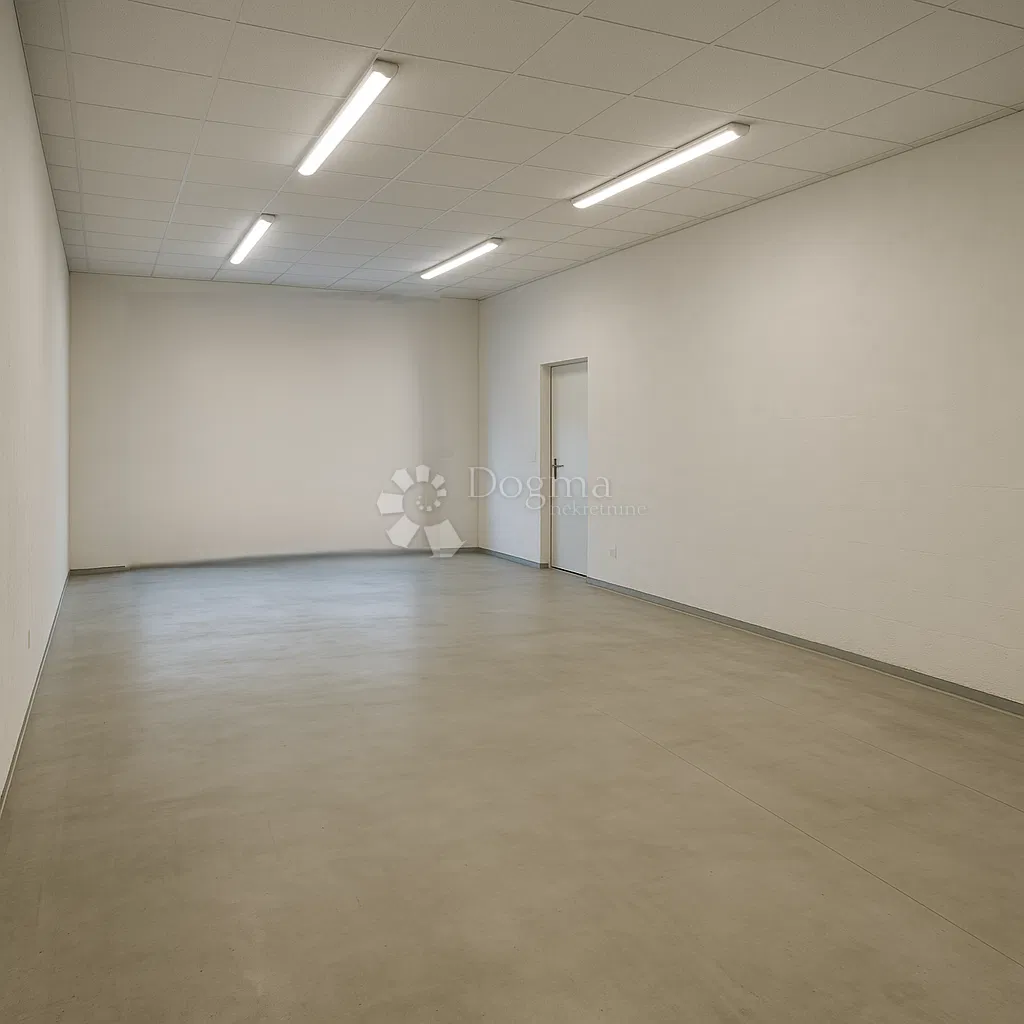 Kereskedelmi Vinež, Labin, 45m2
