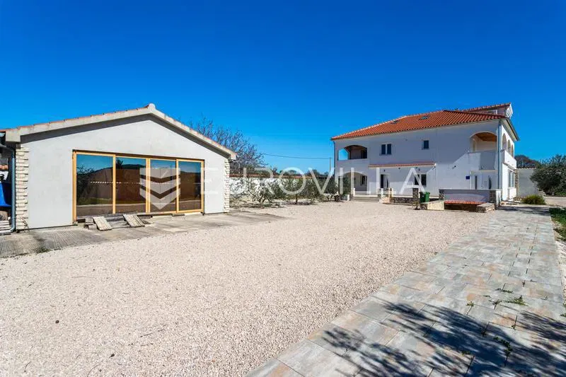 Šibenik, Dubrava kod Tisna, villa with a pool and a large yard – 2