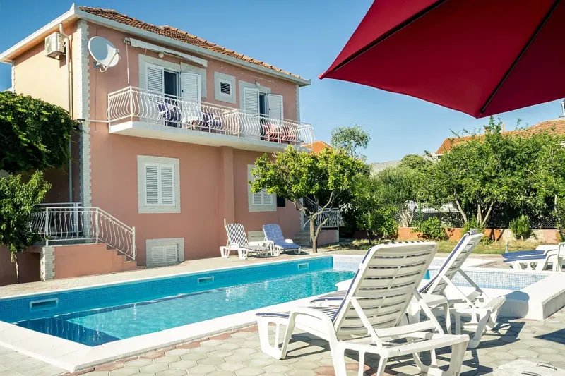 Detached house with a pool and sea view – 2