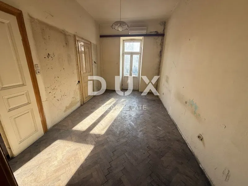 CRIKVENICA - Duplex apartment for renovation, 1st row to the sea! – 2