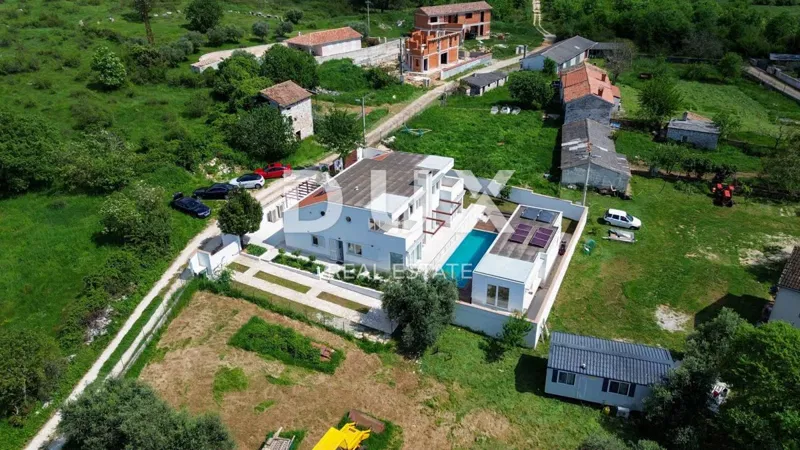 Istra, Vrsar, Dizajnerska obiteljska vila, 400m2, wellness i grijani bazen – 3