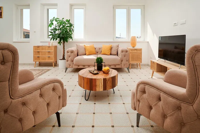 Three-bedroom apartment with a balcony, prestigious location – 2