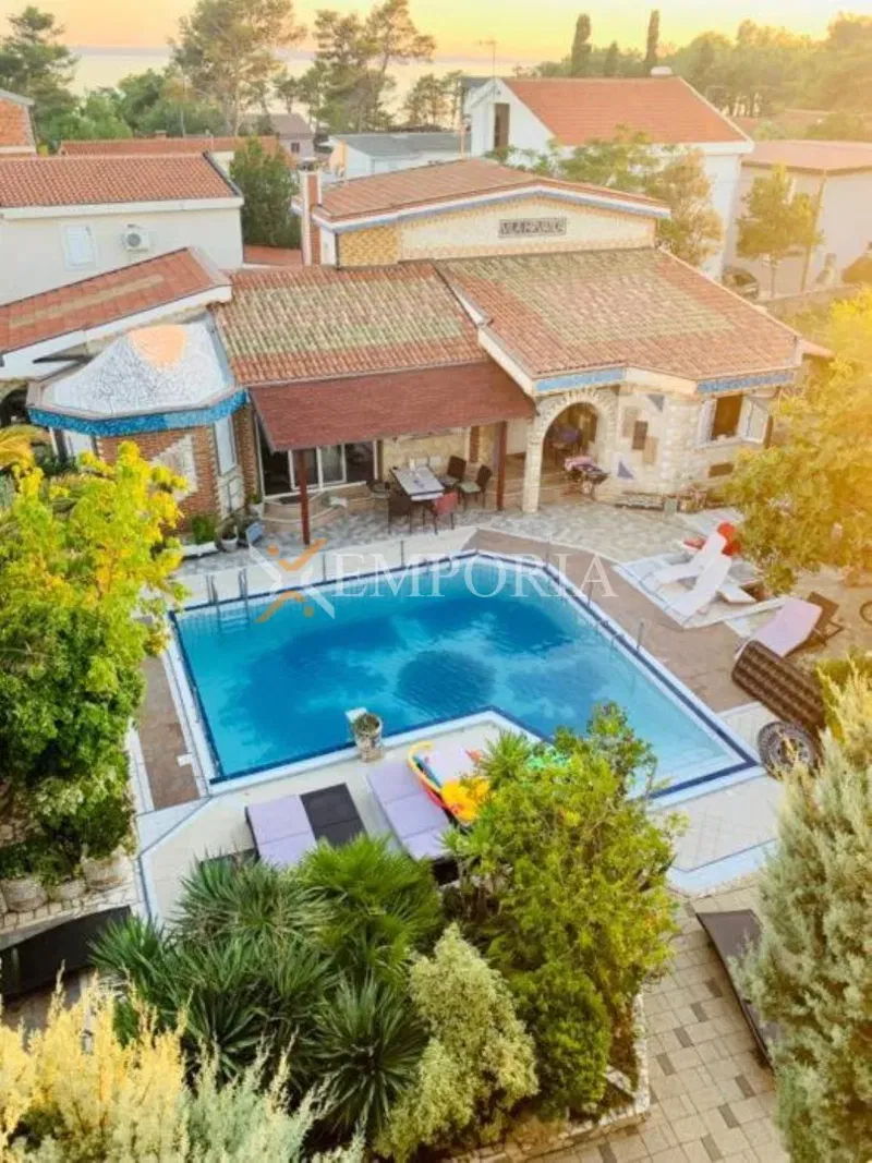 House with Swimming Pool for Sale, Vir, 271,29 m² – 2
