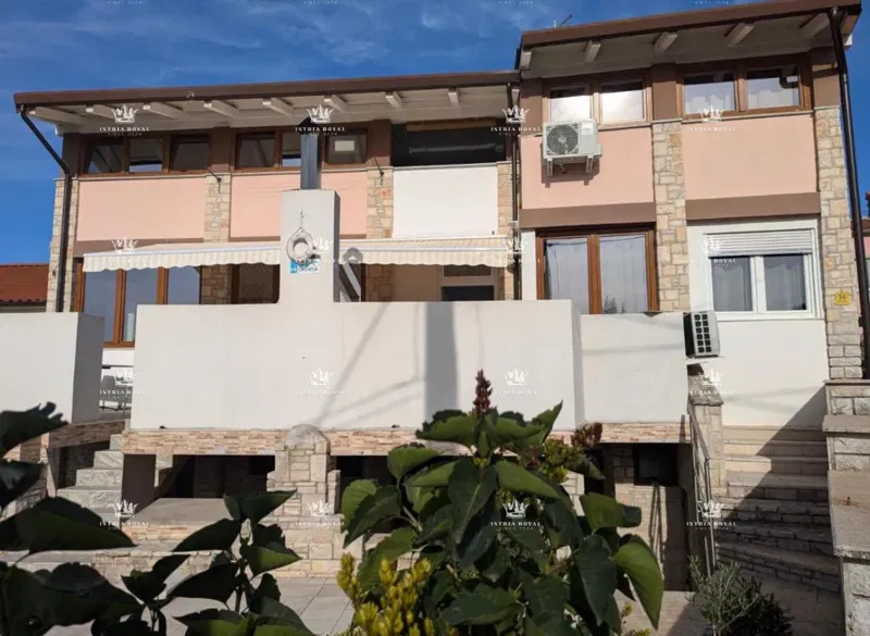 Istria, Pomer, Medulin, vendita di una casa con 11 appartamenti studio a 200 m dal mare, ottima investimento! – 3