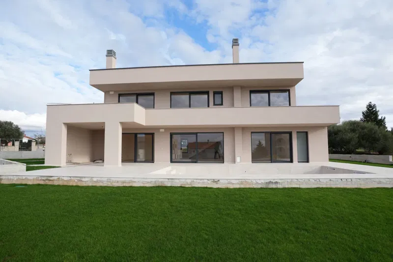 VILLA MODERNA CON PISCINA NELLA LOCALITÀ VICINO A POREČA – 3