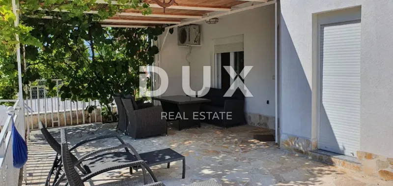 NOVI VINODOLSKI - dom w spokojnej okolicy z 5 apartamentami – 2