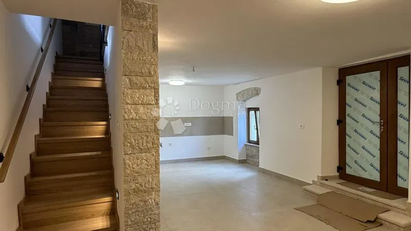 BEAUTIFUL RENOVATED STONE HOUSE – 2